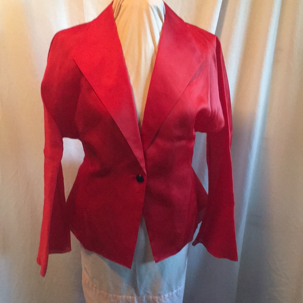 Jones New York lightweight formal jacket in red size L with tie belt